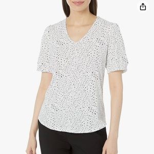 Adrianna Papell | Like new polka dot short sleeve blouse size medium